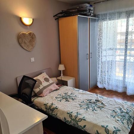 Chambre De 11 M2 Avec Balcon Paris Bagian luar foto