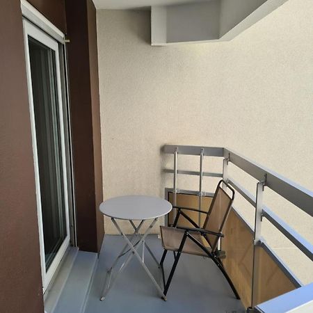 Chambre De 11 M2 Avec Balcon Paris Bagian luar foto