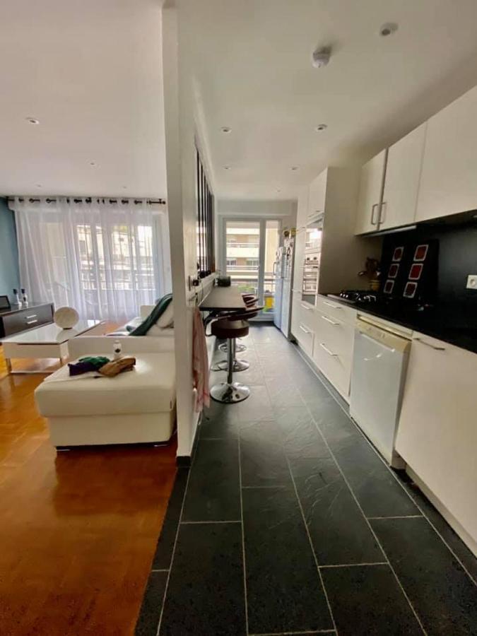Chambre De 11 M2 Avec Balcon Paris Bagian luar foto