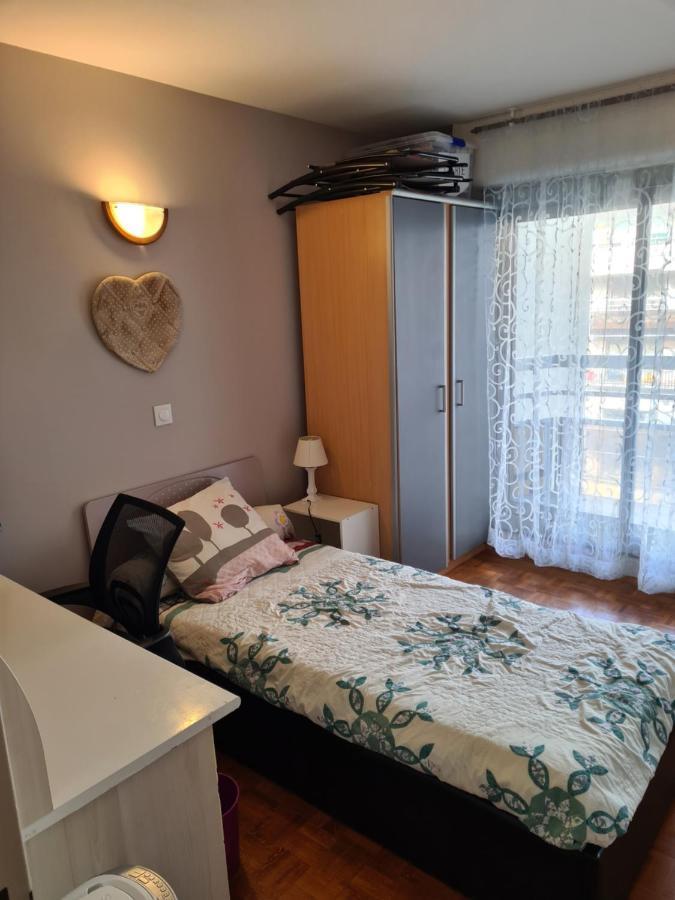 Chambre De 11 M2 Avec Balcon Paris Bagian luar foto