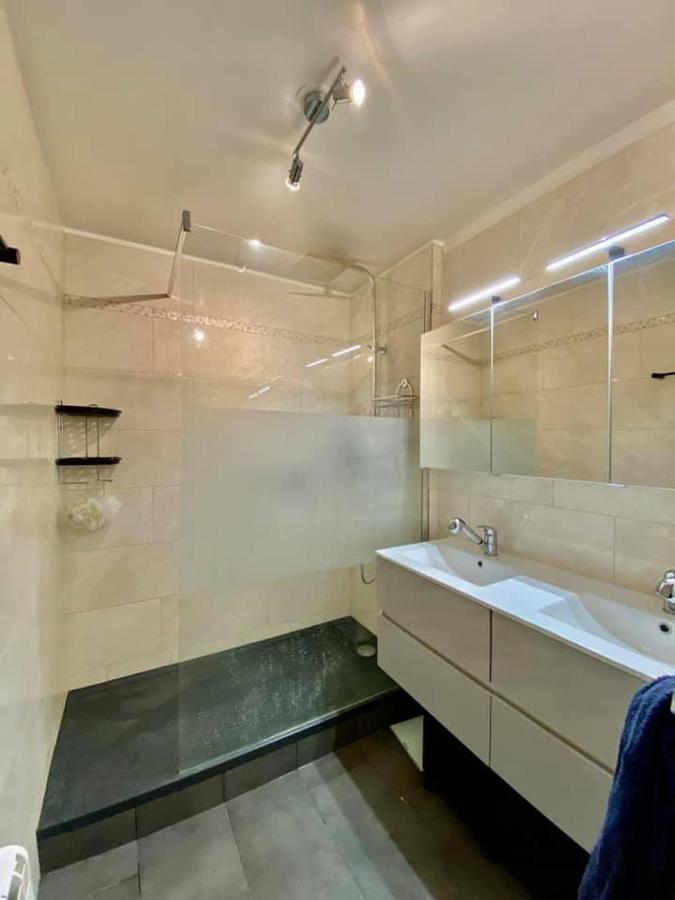 Chambre De 11 M2 Avec Balcon Paris Bagian luar foto